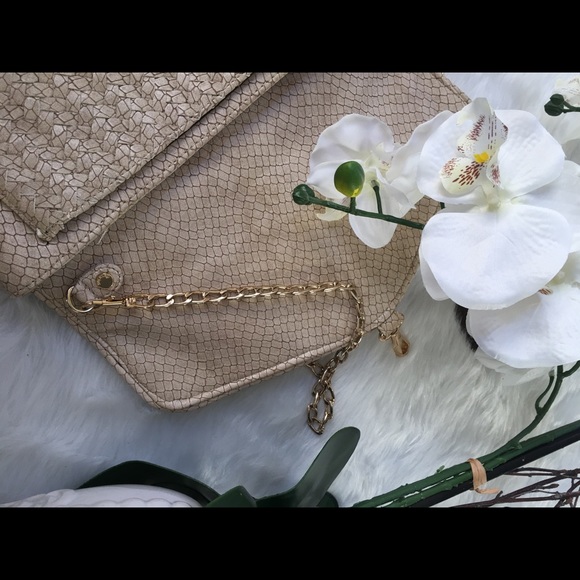 Deux Lux Large Clutch W/ Chain - Picture 6 of 7